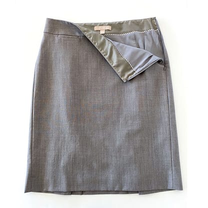 Pre-loved Banana Republic gray wool pencil skirt, women's size 4, knee-length, available at Capra & Quail.