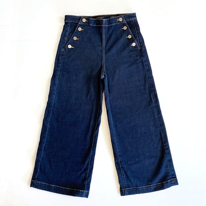 Pre-owned Banana Republic high-rise wide-leg crop jeans in dark wash, women's size 28 short, available at Capra & Quail.